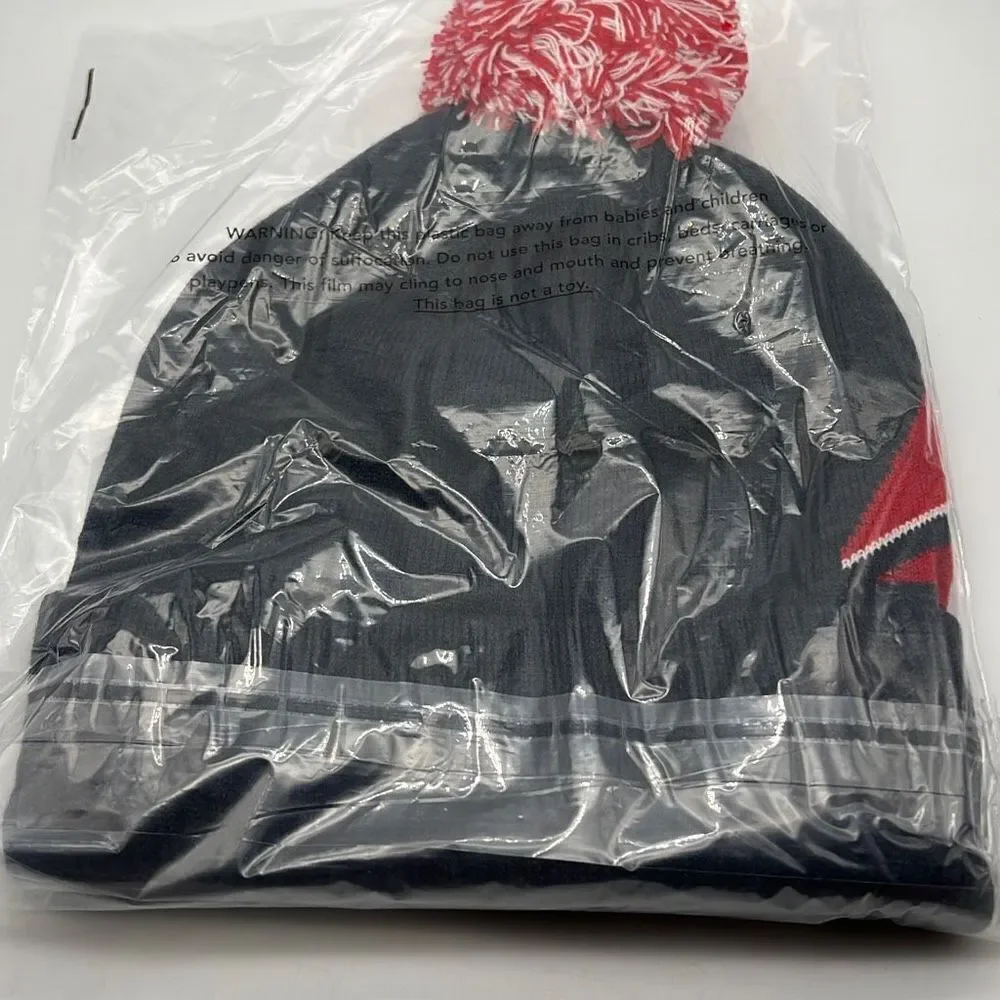 Reebok Women's Logo Intarsia Pom Beanie-NWT-O/S‎